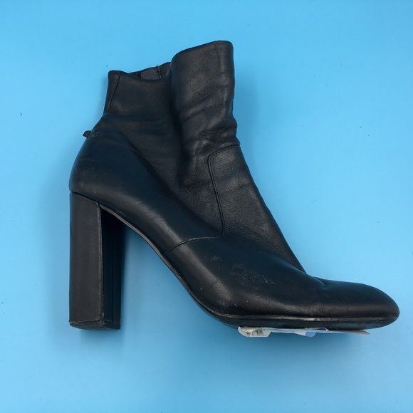Steve Madden Shoes - Steve Madden Womens Black  Leather Zip Ankle Boots